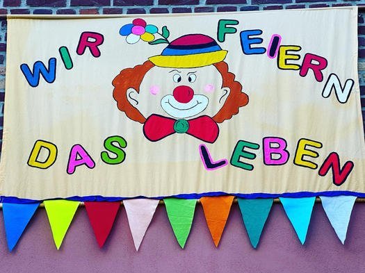 Karneval Hausflagge 71x102 Cm – Doppelseitig, Wetterfest, Made In USA, Für Garten, Party & Dekoration